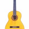 Die Antonio Ortiz Romero 1970s Flamenco Gitarre verfügt über einen hellen Holzkorpus, ein dunkles Griffbrett und eine dekorative Rosette um das Schallloch, die auf weißem Hintergrund dargestellt ist. Die Antonio Ortiz Romero 1970s Flamenco Gitarre verfügt über einen hellen Holzkorpus, ein dunkles Griffbrett und eine dekorative Rosette um das Schallloch, die auf weißem Hintergrund dargestellt ist.