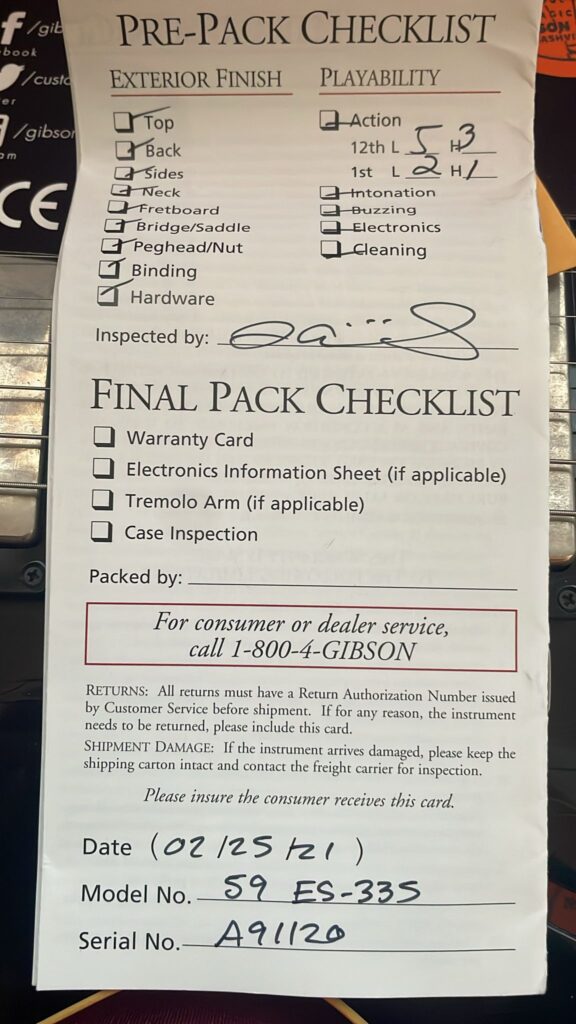 Ein Vorverpackungs-Checklistenformular Für Eine Gibson Es-335 Td Murphy Lab E-Gitarre Mit Prüfzeichen, Unterschrift Und Details: Datum 25.02.2021, Seriennummer A91120. Enthält Abschnitte Zu Lackierung Und Spielbarkeit.