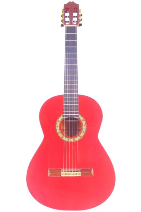 Die Manuel Guillena 2017 Blanca Flamenco Gitarre Ist Eine Sechssaitige Akustikgitarre Mit Einer Dekorativen Rosette Und Goldenen Wirbeln, Die Vor Einem Weißen Hintergrund Fotografiert Wurde. Die Manuel Guillena 2017 Blanca Flamenco Gitarre Ist Eine Sechssaitige Akustikgitarre Mit Einer Dekorativen Rosette Und Goldenen Wirbeln, Die Vor Einem Weißen Hintergrund Fotografiert Wurde.