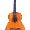 La Salvador Ibanez 1900 Classical Guitar è una chitarra acustica classica con corpo in legno, tastiera scura e sei corde. Esposta in posizione verticale su uno sfondo bianco, presenta una certa usura dovuta all'uso frequente. La Salvador Ibanez 1900 Classical Guitar è una chitarra acustica classica con corpo in legno, tastiera scura e sei corde. Esposta in posizione verticale su uno sfondo bianco, presenta una certa usura dovuta all'uso frequente.