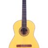 Die Carlos Juan Busquiel 2010 ist eine klassische Akustikgitarre mit einem Korpus aus hellem Holz, einem Hals aus dunklem Holz und sechs Saiten, die vor einem weißen Hintergrund abgebildet sind. Die Carlos Juan Busquiel 2010 ist eine klassische Akustikgitarre mit einem Korpus aus hellem Holz, einem Hals aus dunklem Holz und sechs Saiten, die vor einem weißen Hintergrund abgebildet sind.