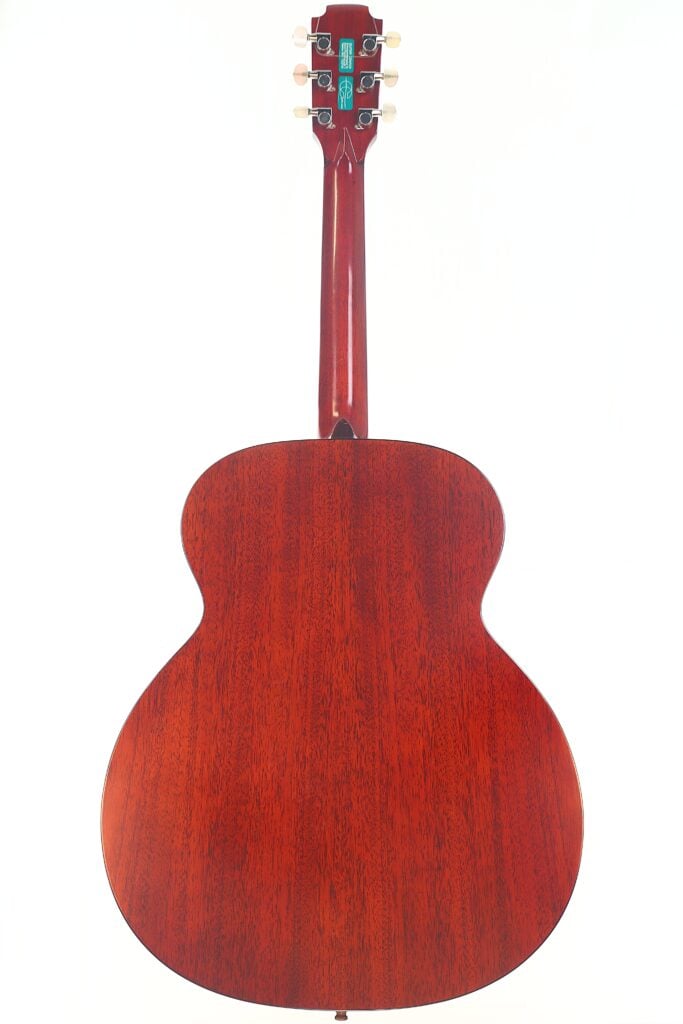 Rückansicht der Lowden S-5 Akustik Gitarre mit poliertem, rotbraunem Holzboden, Hals und Stimmwirbeln auf weißem Hintergrund. Rückansicht der Lowden S-5 Akustik Gitarre mit poliertem, rotbraunem Holzboden, Hals und Stimmwirbeln auf weißem Hintergrund.