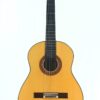 Die Gerhard Arns 2026 Smallman Klassische Gitarre verfügt über einen hellen Korpus, ein dunkles Griffbrett und eine kunstvoll verzierte Schalllochrosette, die hier vor einem schlichten weißen Hintergrund abgebildet ist. Die Gerhard Arns 2026 Smallman Klassische Gitarre verfügt über einen hellen Korpus, ein dunkles Griffbrett und eine kunstvoll verzierte Schalllochrosette, die hier vor einem schlichten weißen Hintergrund abgebildet ist.