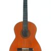 Eine Flamenco-Gitarre von Casa Arcangel Fernandez aus dem Jahr 1970 mit Holzkorpus, sechs Saiten und einem dunklen Griffbrett, fotografiert vor weißem Hintergrund. Eine Flamenco-Gitarre von Casa Arcangel Fernandez aus dem Jahr 1970 mit Holzkorpus, sechs Saiten und einem dunklen Griffbrett, fotografiert vor weißem Hintergrund.