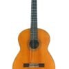Eine klassische Gitarre von Richard Howell aus dem Jahr 1980 mit einem Korpus aus Holz, einem dunklen Griffbrett und einer dekorativen Rosette um das Schallloch. Eine klassische Gitarre von Richard Howell aus dem Jahr 1980 mit einem Korpus aus Holz, einem dunklen Griffbrett und einer dekorativen Rosette um das Schallloch.